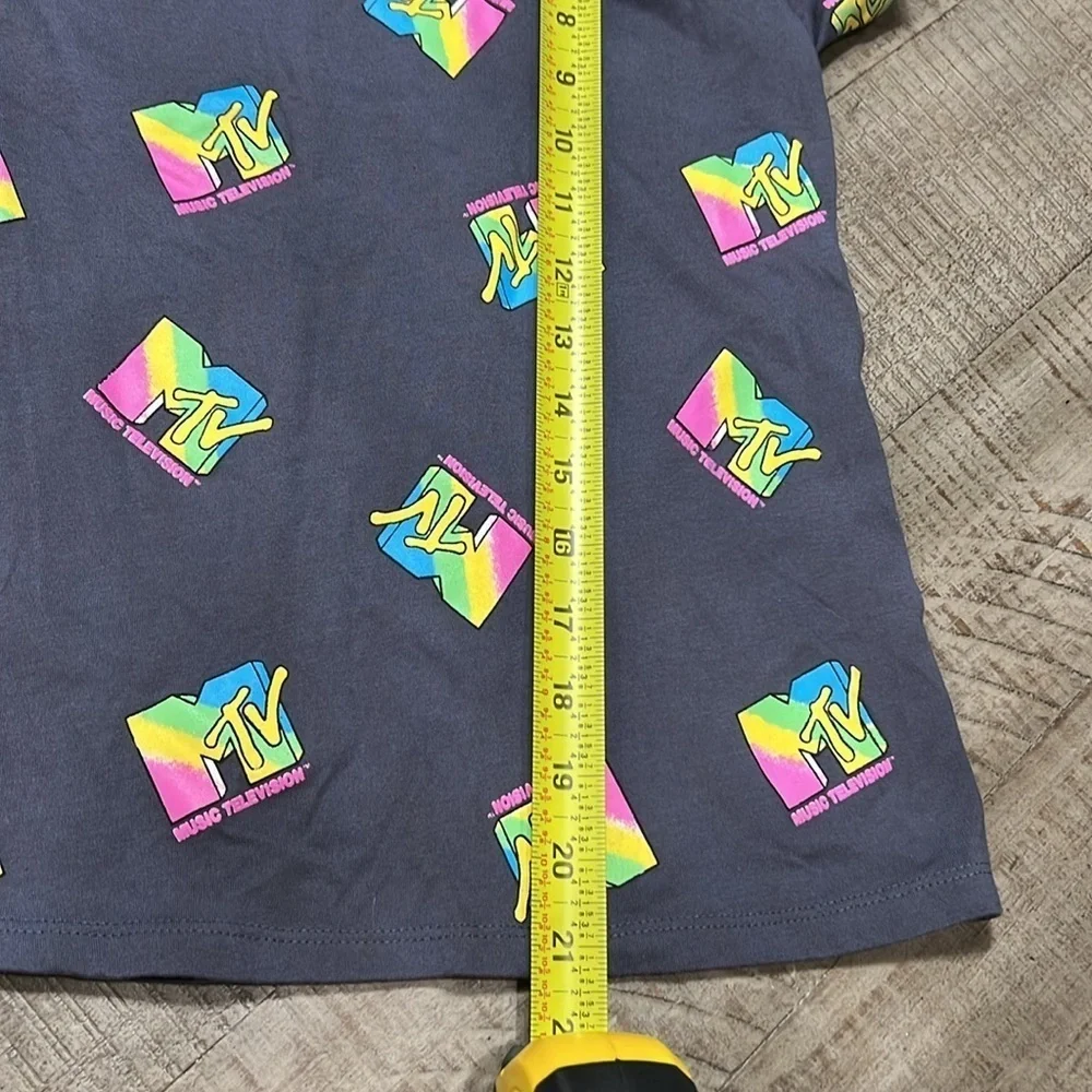 3/$25 MTV tee! Youth XXL